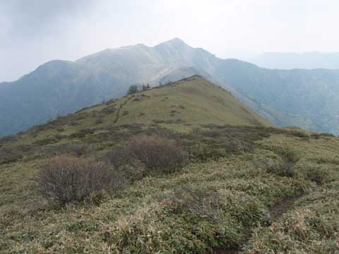 西熊山から三嶺