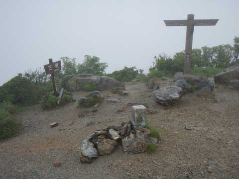 三嶺山頂
